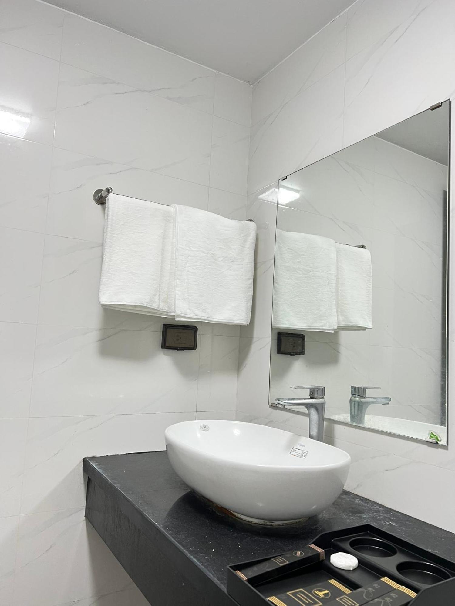 Venus Apartment Trung Phung Hanoi Esterno foto